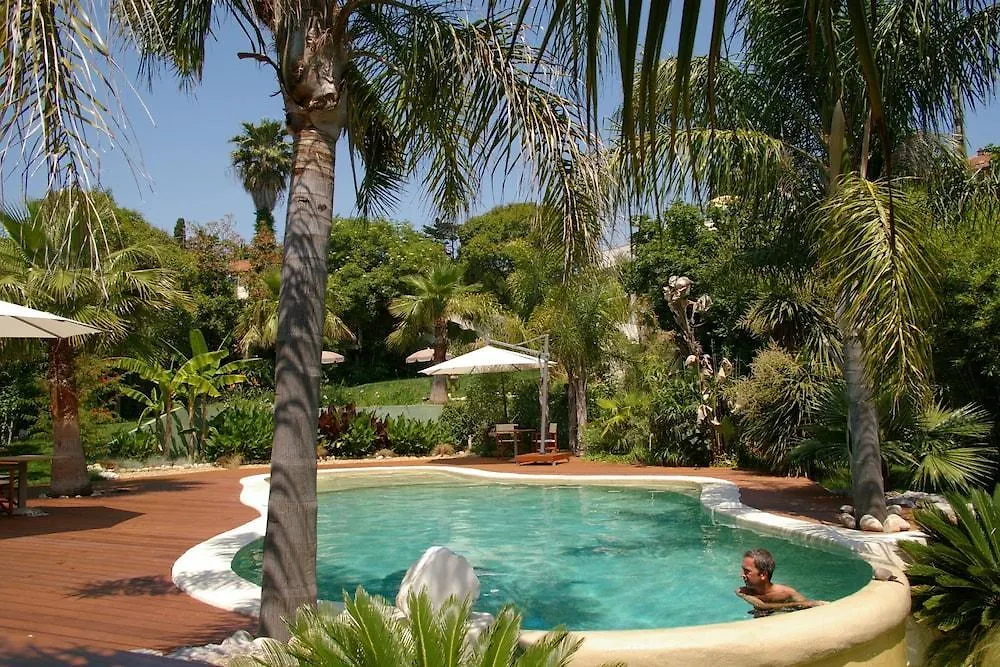 Cannes Villa St Barth 5*,  Francia