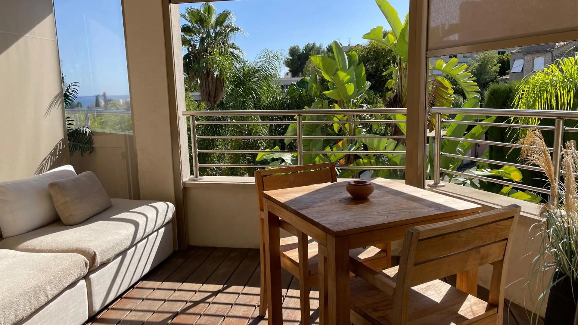 Cannes Villa St Barth Francia