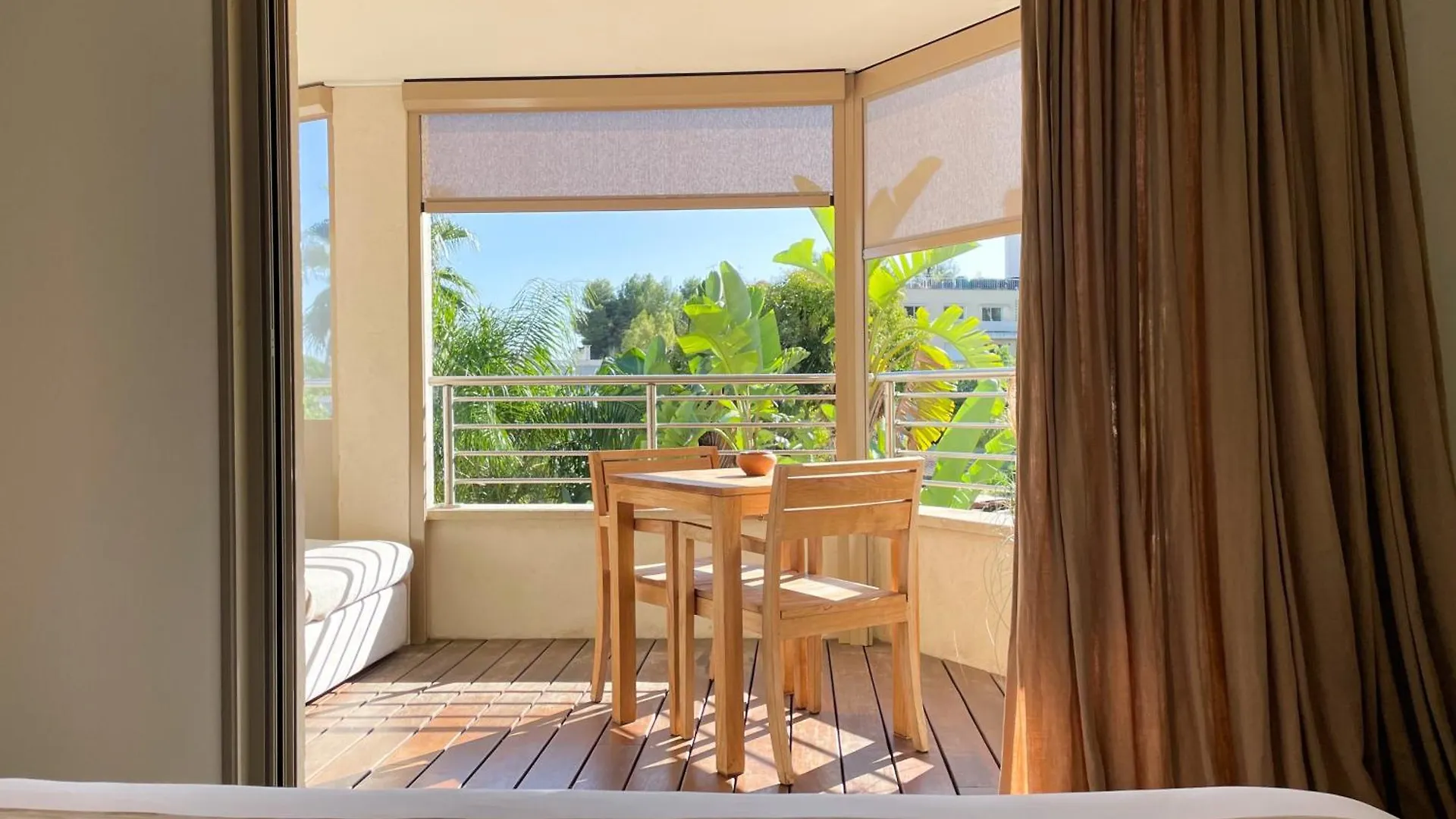 ***** Pensión Cannes Villa St Barth Francia